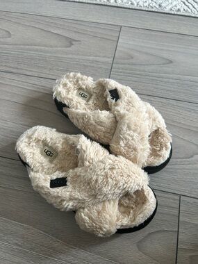UGG Cozy Faux-Shearling Slide in Cream with Black Trim